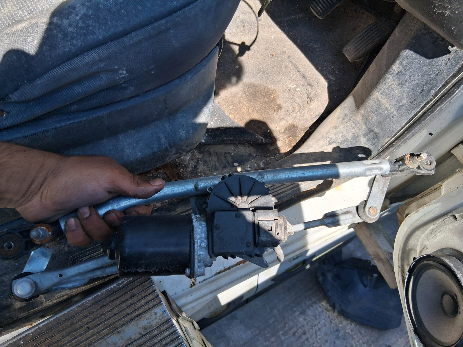 2015 PEUGEOT BIPPER FRONT WINDSCREEN WIPER MOTOR LINKAGES