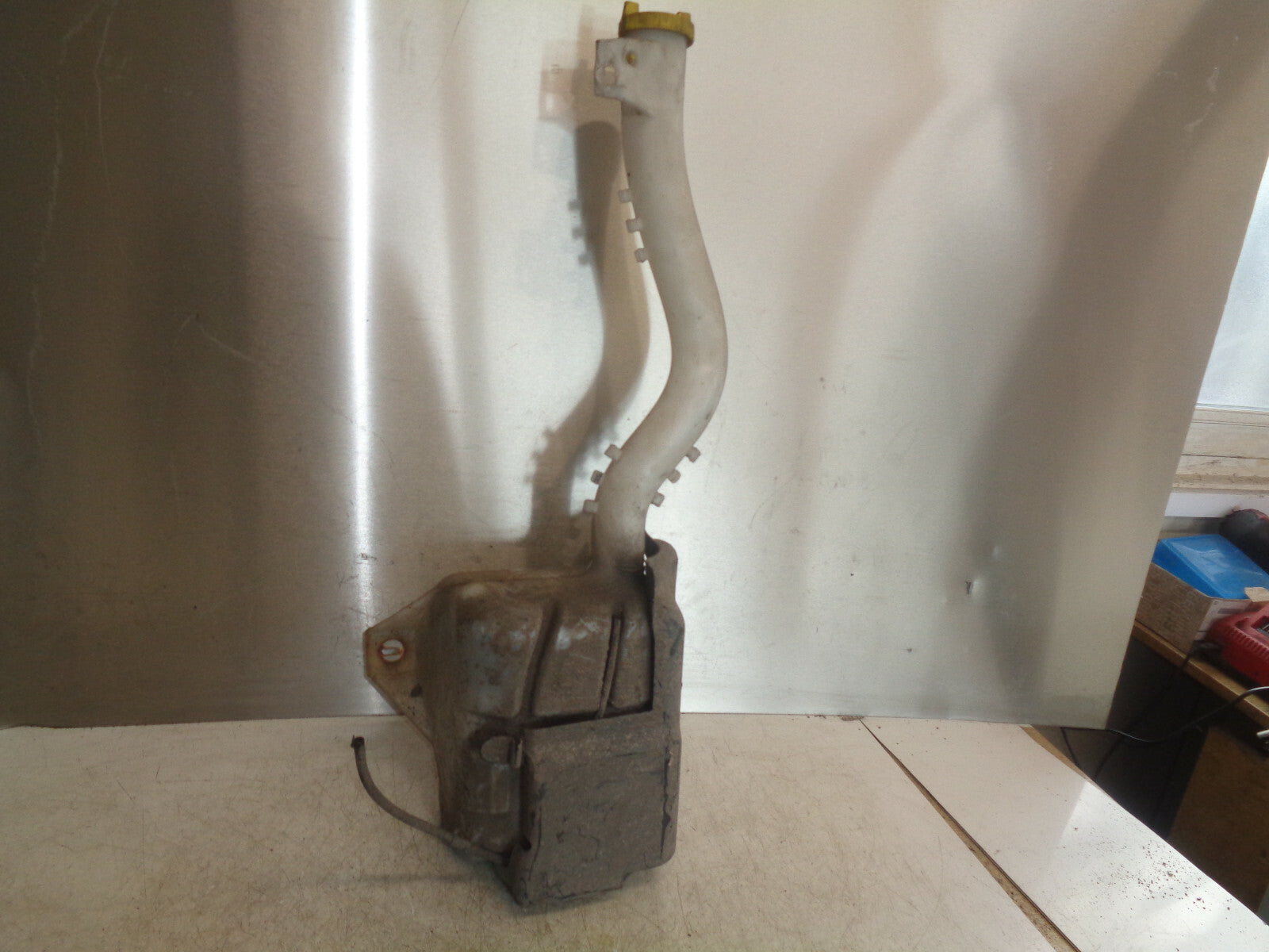 FORD TRANSIT 2003 MK6 FRONT WINDSCREEN WASHER BOTTLE RESERVOIR YC1513D018AA