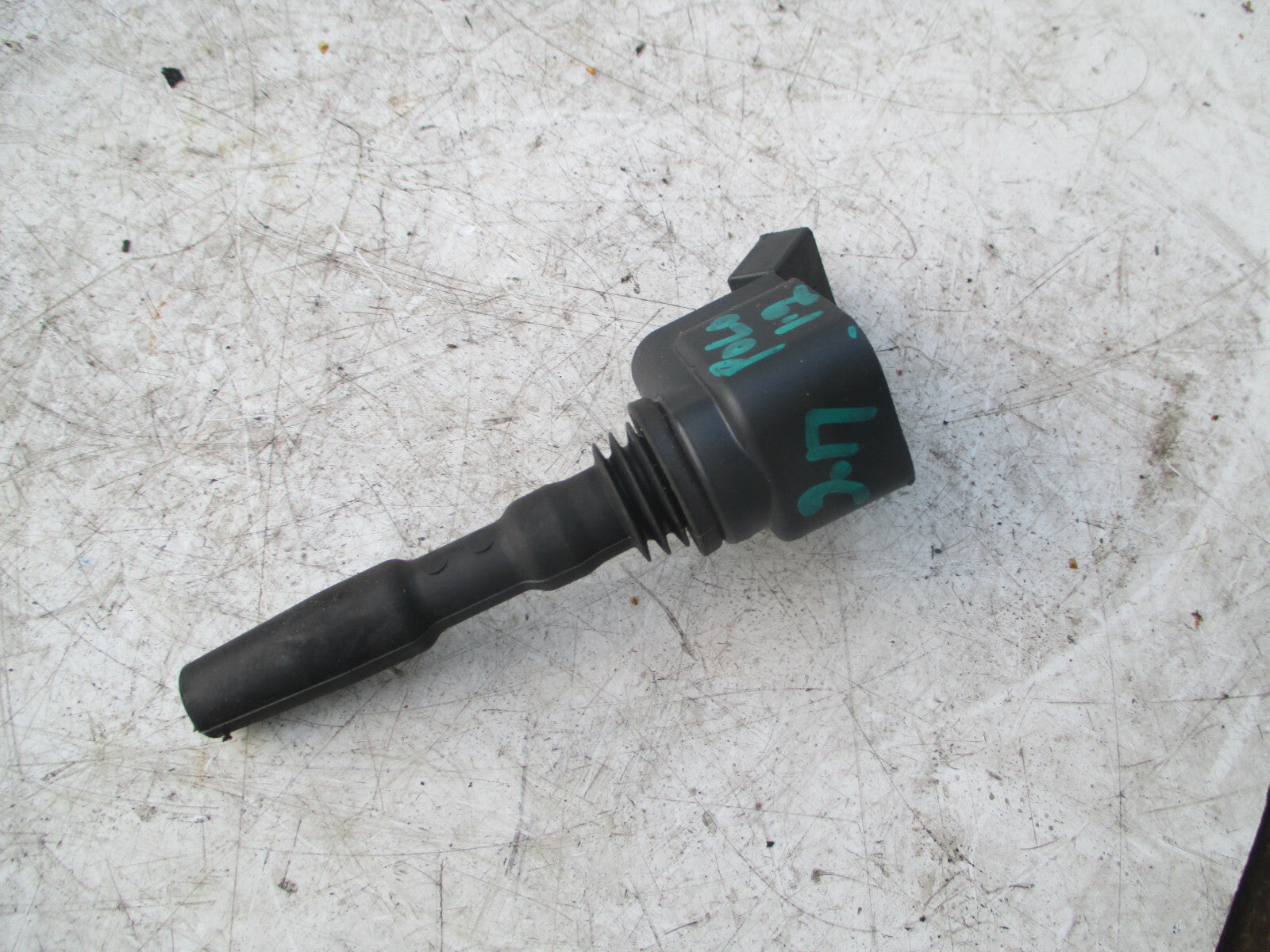VW VOLKSWAGEN POLO 2017 1.2 PETROL ENGINE IGNITION COIL 04E905110E REF 4