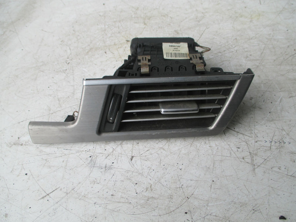 MERCEDES E CLASS W212 2010 OS DRIVER SIDE FRONT AIR VENT A2128300254