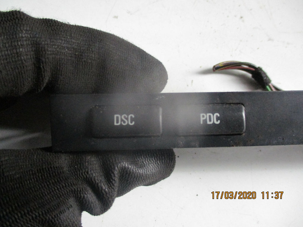 BMW 5 SERIES E39 2002 PDC & DSC SWITCHES PANEL 8373769