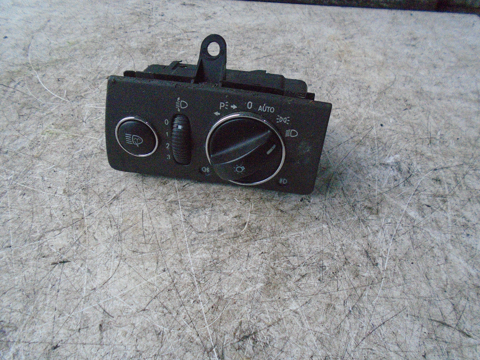 MERCEDES BENZ E CLASS W211 2004 HEADLIGHT CONTROL SWITCH A2115450504