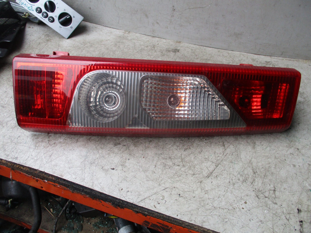 2007 PEUGEOT EXPERT MK2 OSR DRIVER SIDE REAR TAIL LIGHT