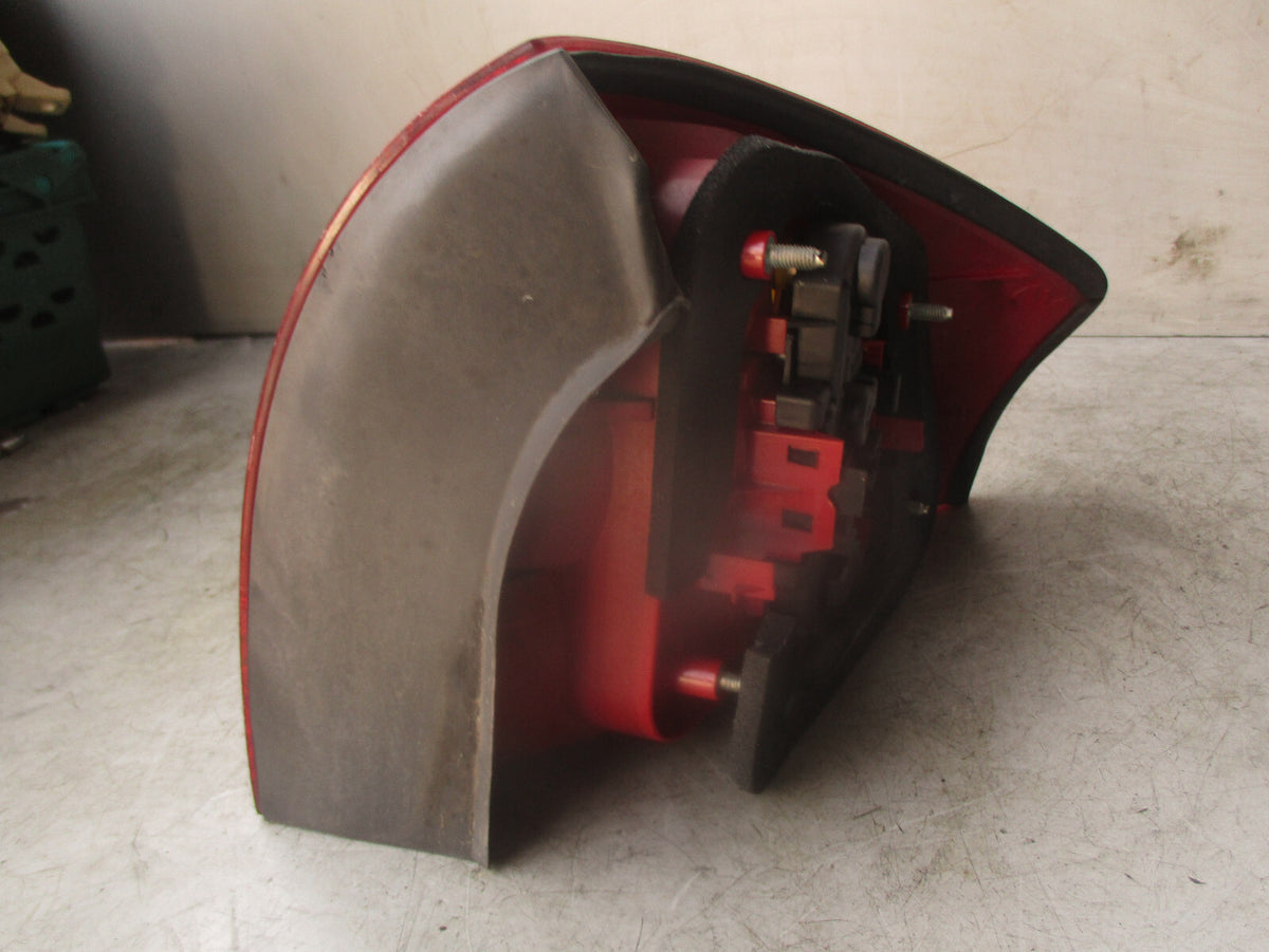 2004 AUDI A6 C5 PASSENGER SIDE REAR TAILLIGHT