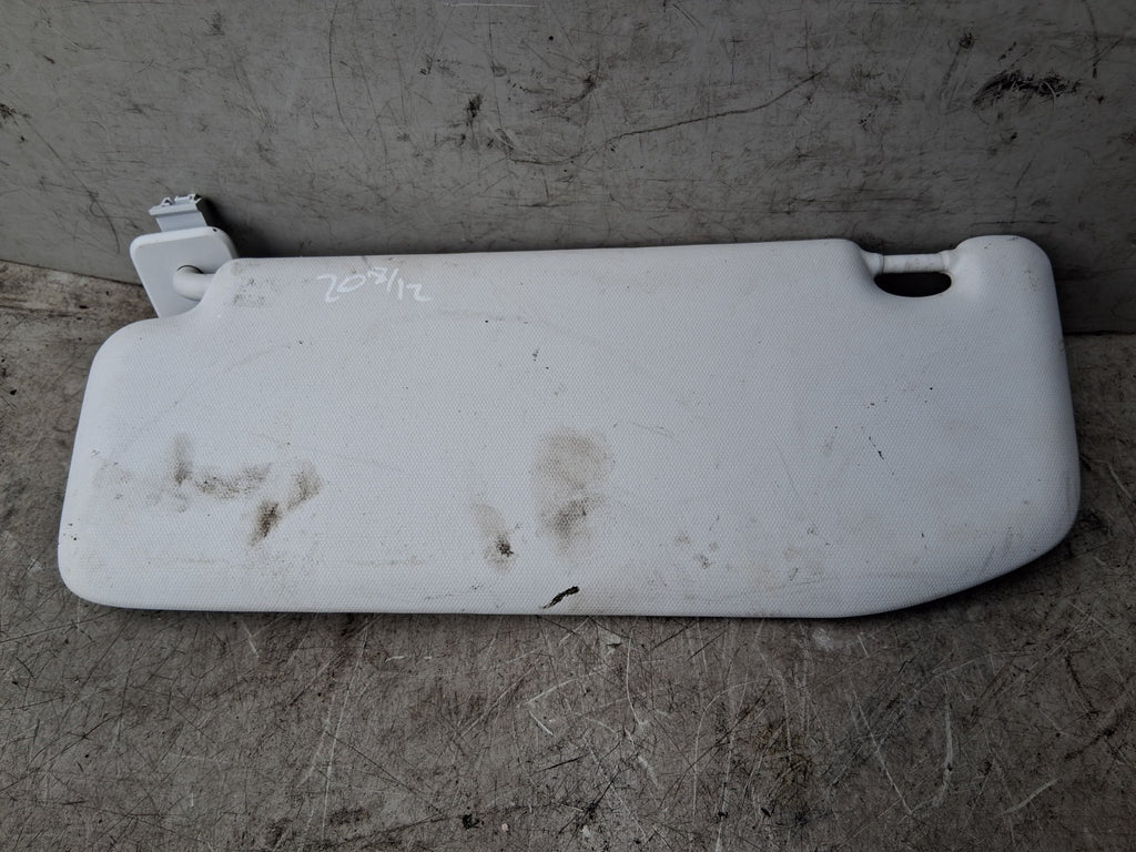 2012 PEUGEOT 208 OSF DRIVER SIDE FRONT RIGHT SUN VISOR SHADE