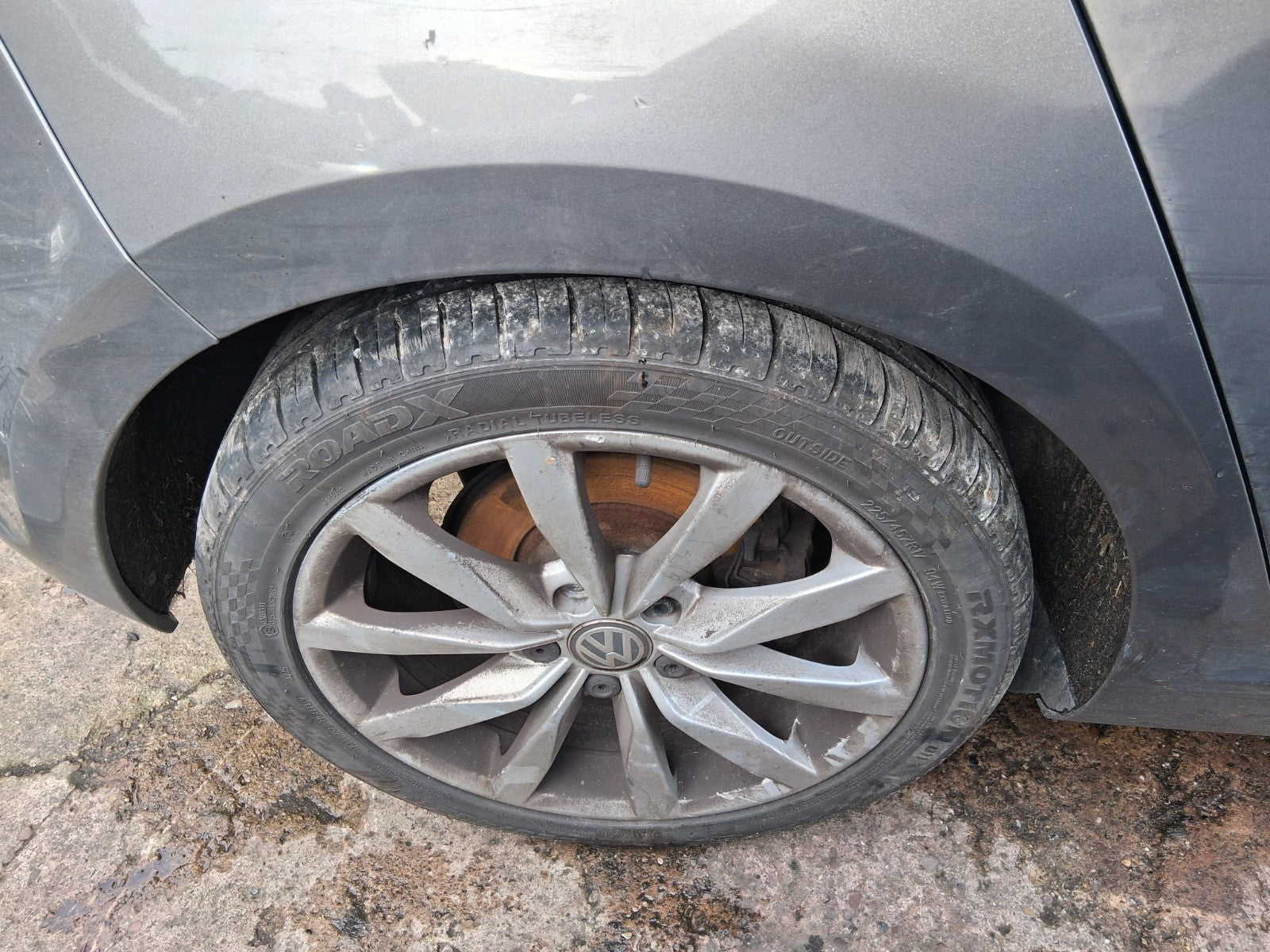 2016 VOLKSWAGEN GOLF MK7 17 INCH ALLOY WHEEL WITH TYRE 225/45R17