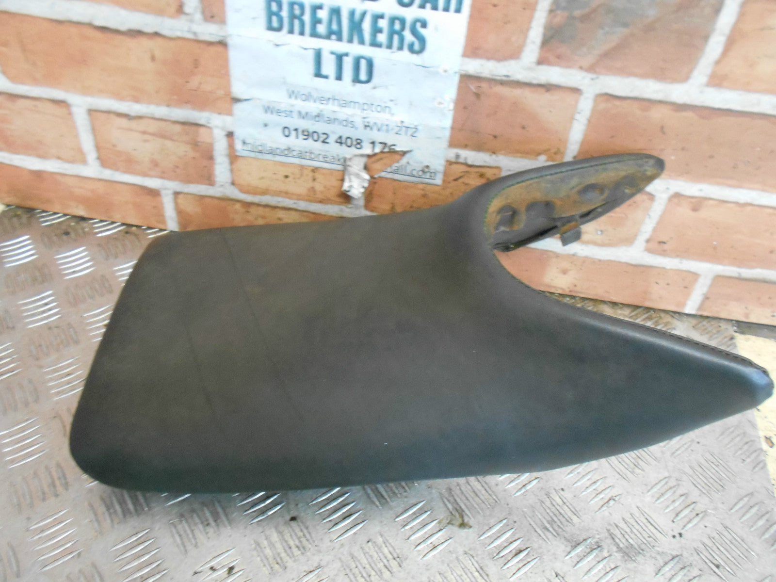HONDA CBR125R CBR125R-4 2004 125 CC RIDER SEAT GENUINE OE 77100-KPPA-9010
