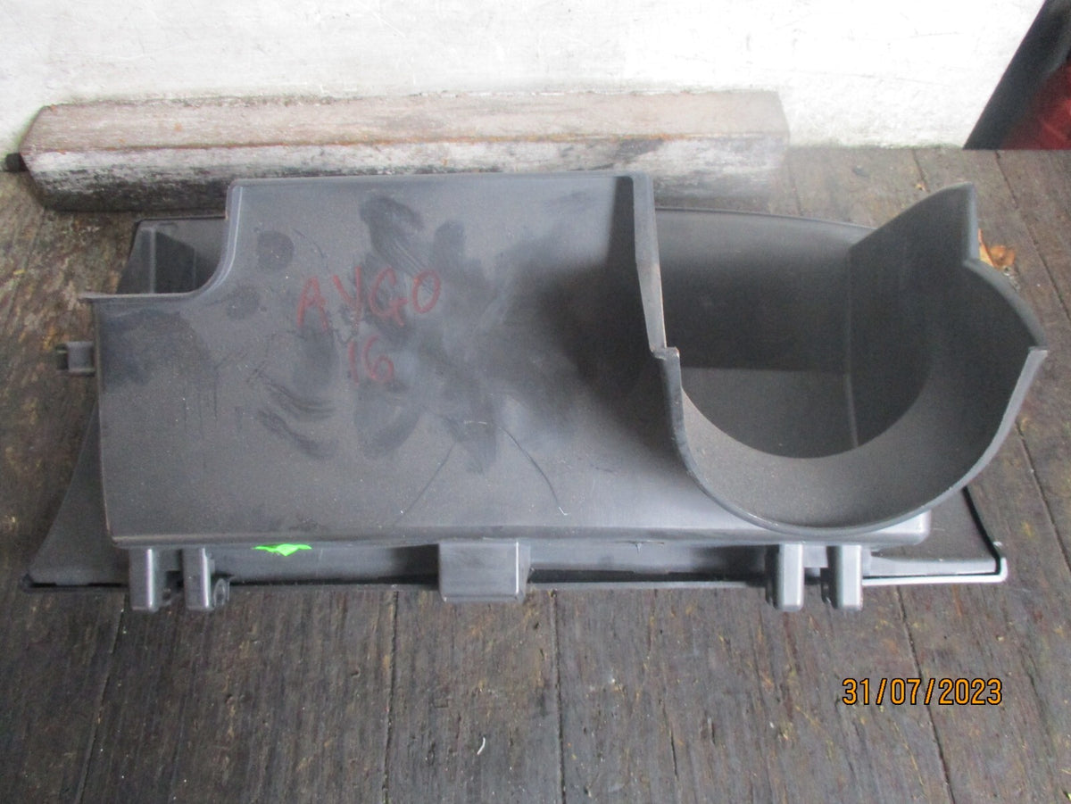 TOYOTA AYGO 2016 GLOVE BOX