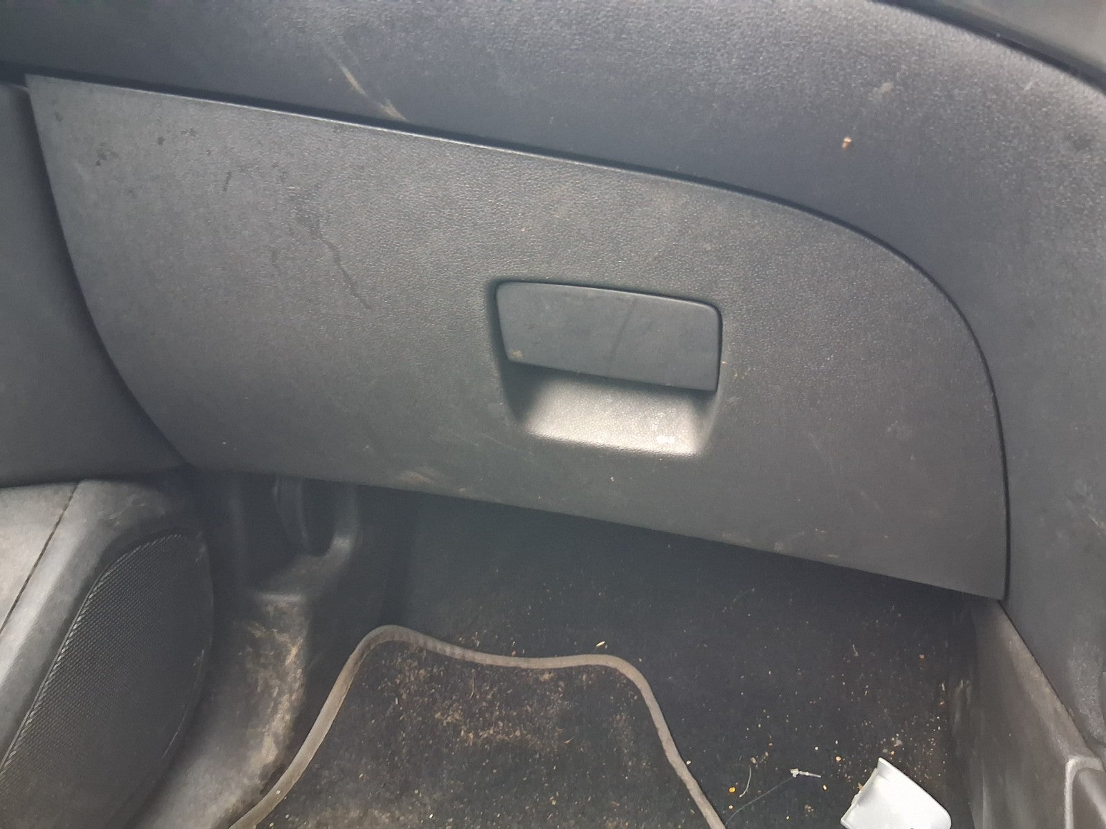 2017 VAUXHALL CORSA E FRONT DASHBOARD GLOVE BOX STORAGE COMPARTMENT