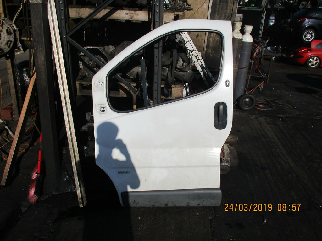 VAUXHALL VIVARO RENAULT TRAFIC NSF PASSENGER SIDE FRONT BARE DOOR WHITE