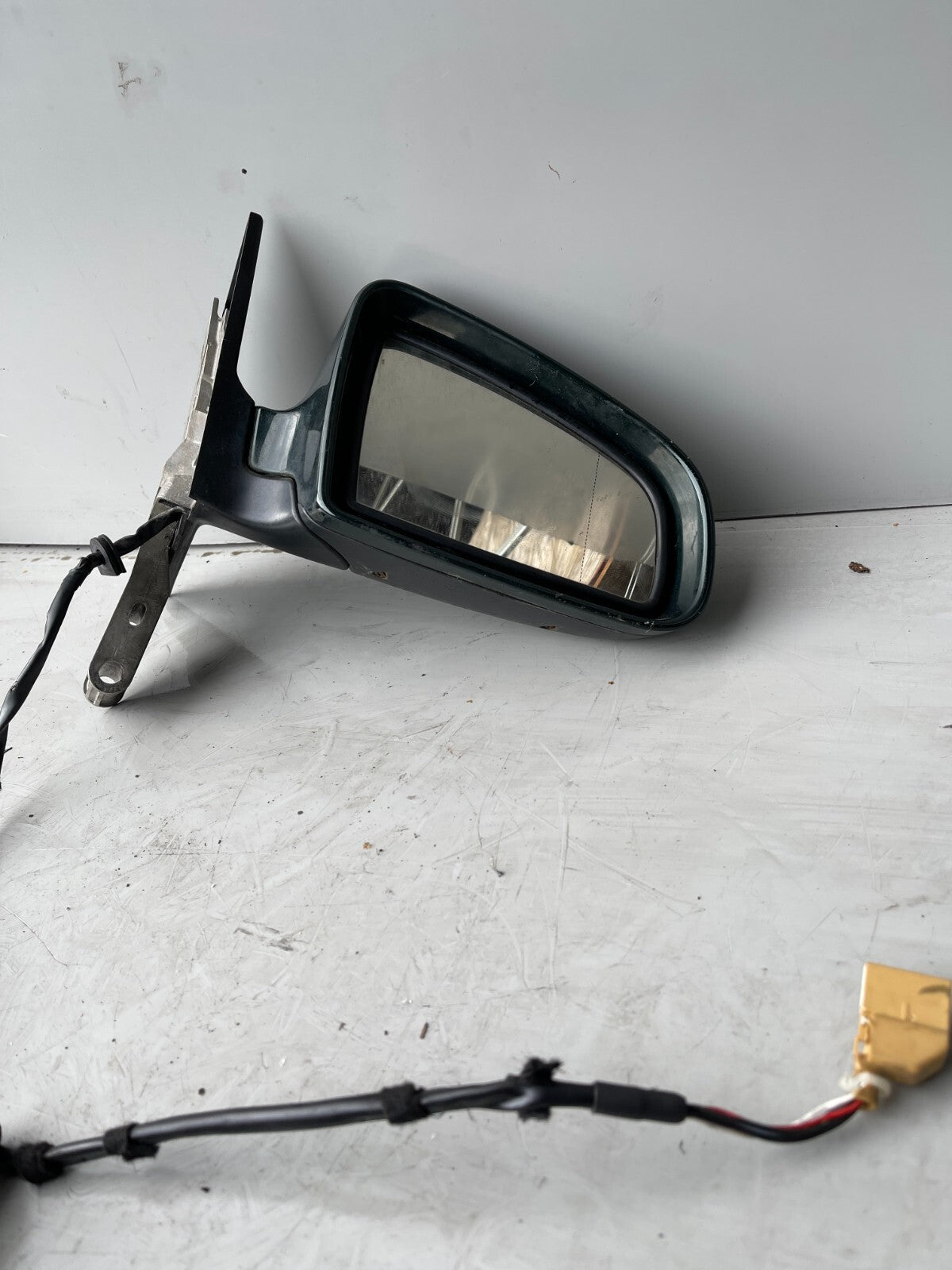 2002 AUDI A4 DRIVERS SIDE FRONT ELECTRIC DOOR WING MIRROR 52498