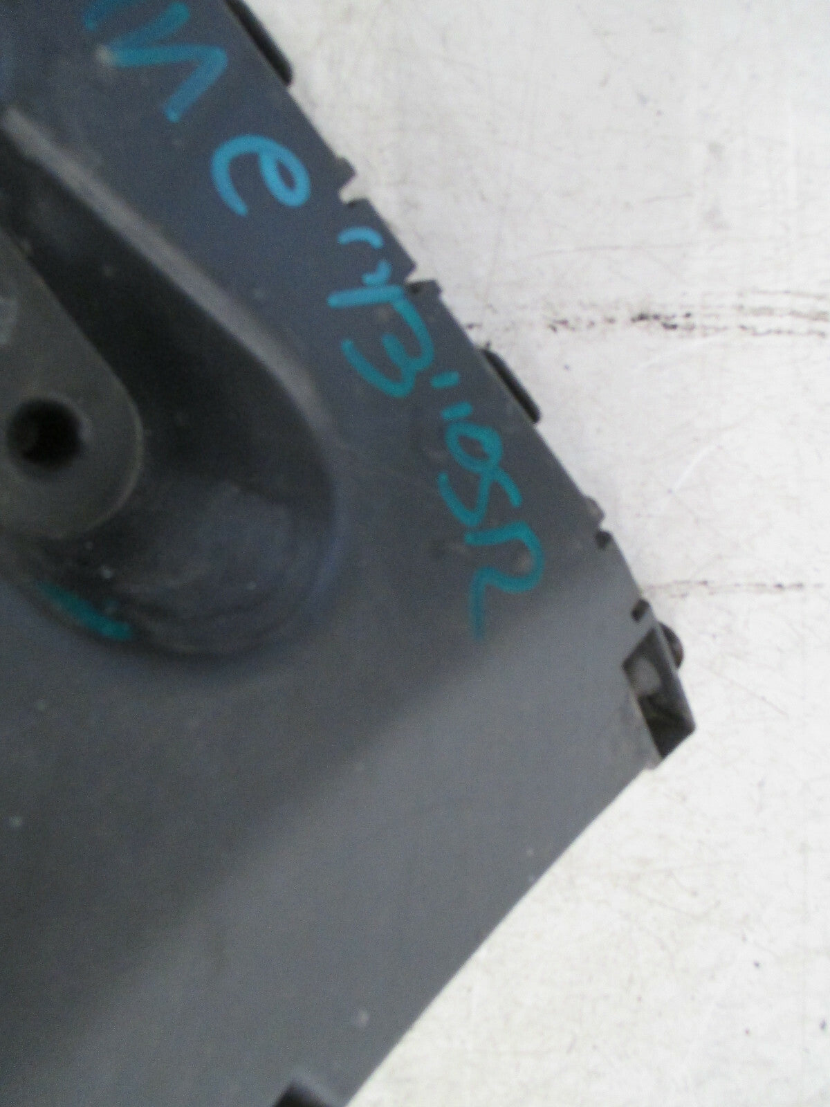 RENAULT MEGANE MK3 2013 OSR DRIVER REAR BUMPER MOUNTING BRACKET 850440010R