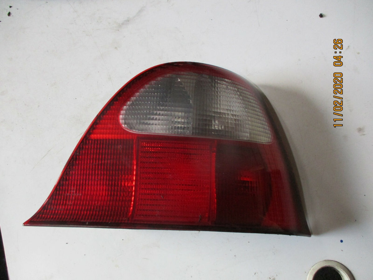 ROVER MG ZR 5 DOOR HATCHBACK OSR DRIVER SIDE REAR BRAKE TAIL LIGHT CLUSTER
