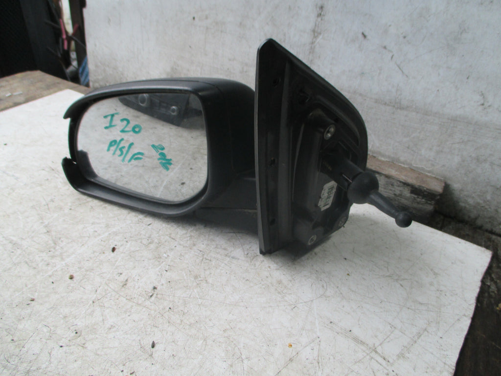 HYUNDAI I20 MK1 NSF PASSENGER SIDE FRONT MANUAL WING MIRROR