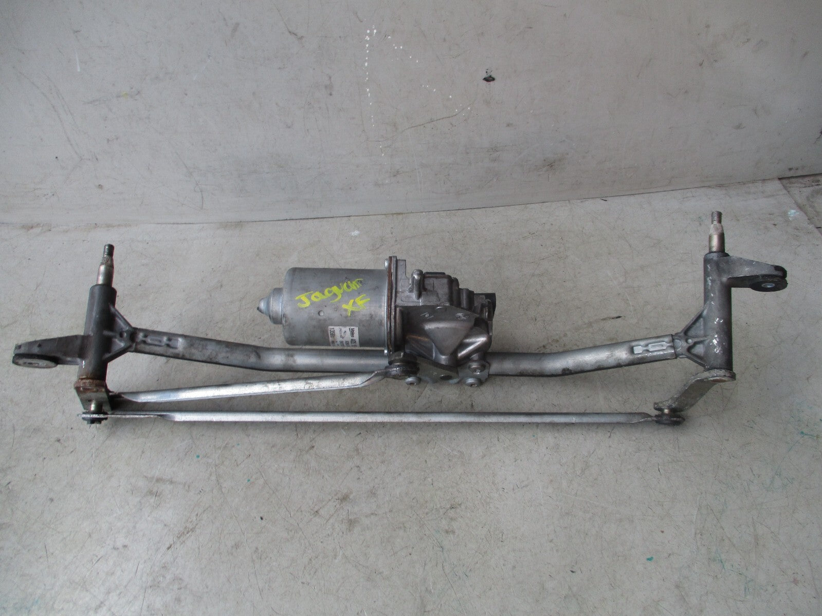 2008 JAGUAR XF X250 FRONT WINDSCREEN WIPER MOTOR LINKAGES 8X2317500BD