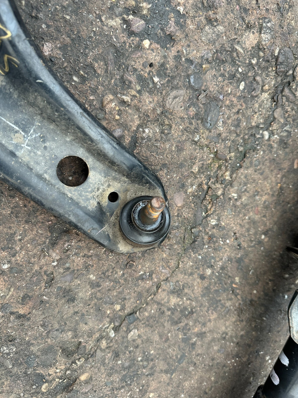 2016 TOYOTA YARIS MK3 1.3 NS PASSENGER SIDE FRONT LOWER ARM WISHBONE CONTROL ARM