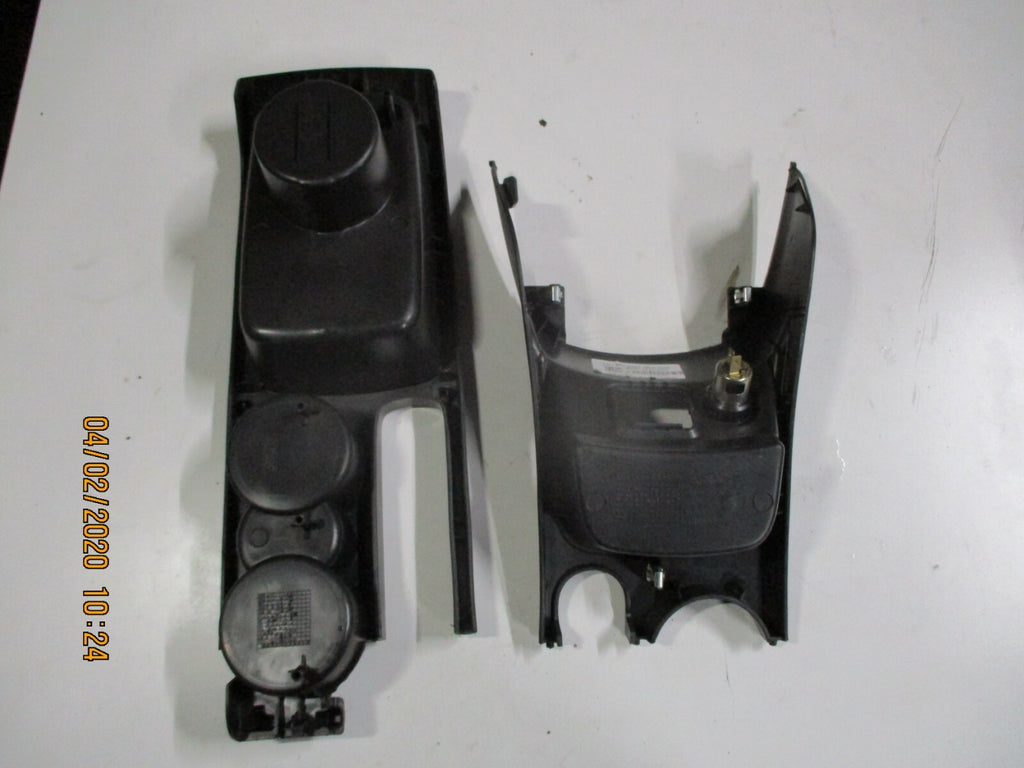 FORD FIESTA MK7 2012 CENTRE CONSOLE PLASTIC TRIM SURROUND SOCKET C1BB-A044C74-B