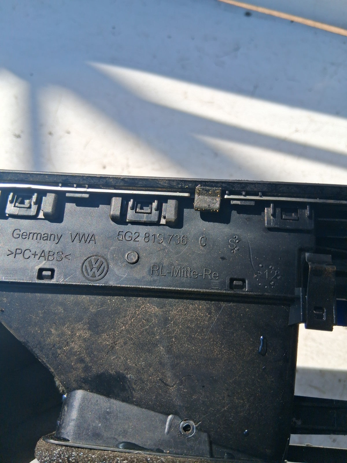 2013 VW VOLKSWAGEN GOLF MK7 CENTRE AIR VENTS WITH CONSOLE/ STEREO TRIM 5G2819743