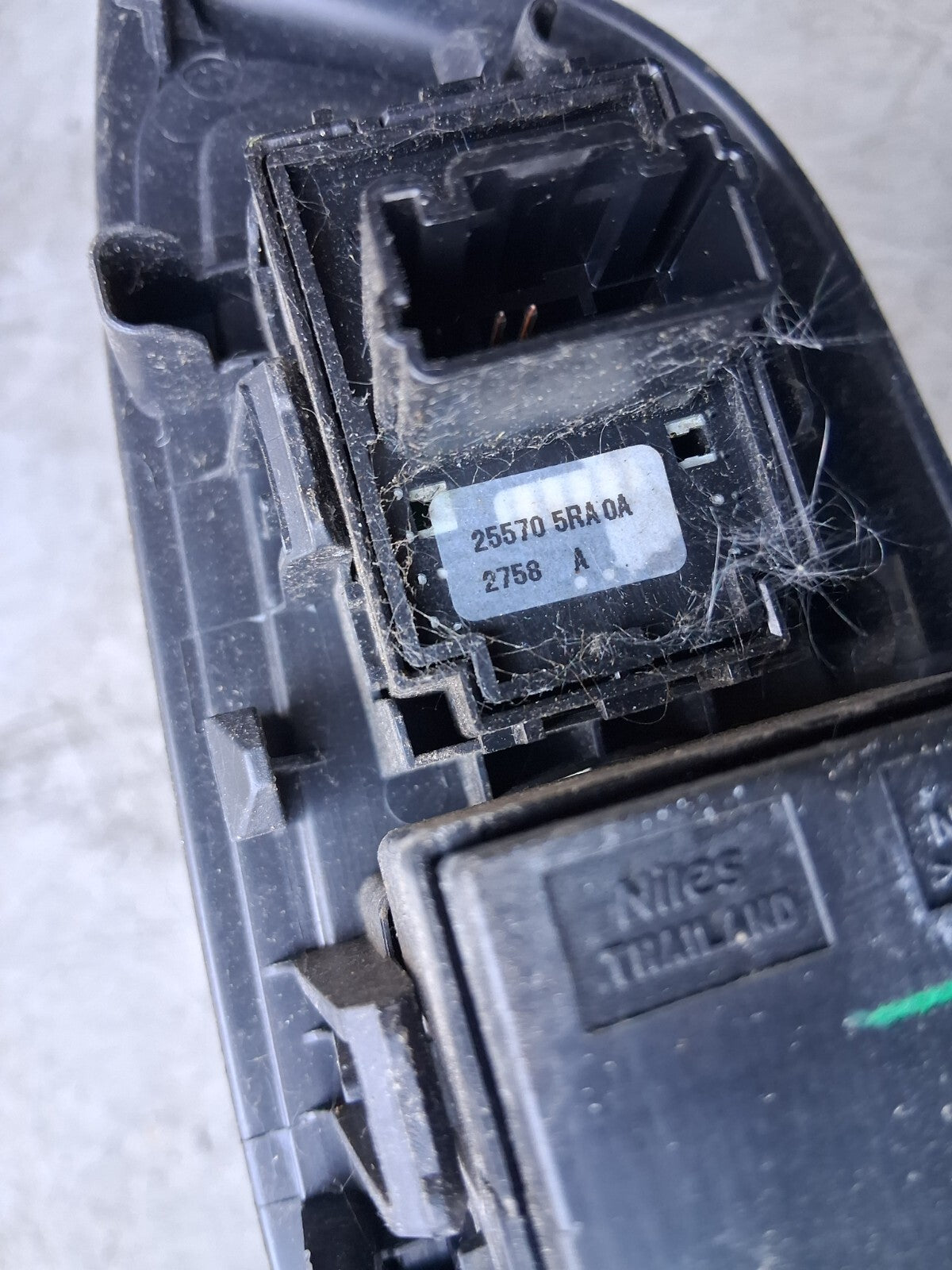 2019 NISSAN MICRA K14 OSF DRIVER SIDE RIGHT WINDOW CONTROL SWITCH 255705RA0A