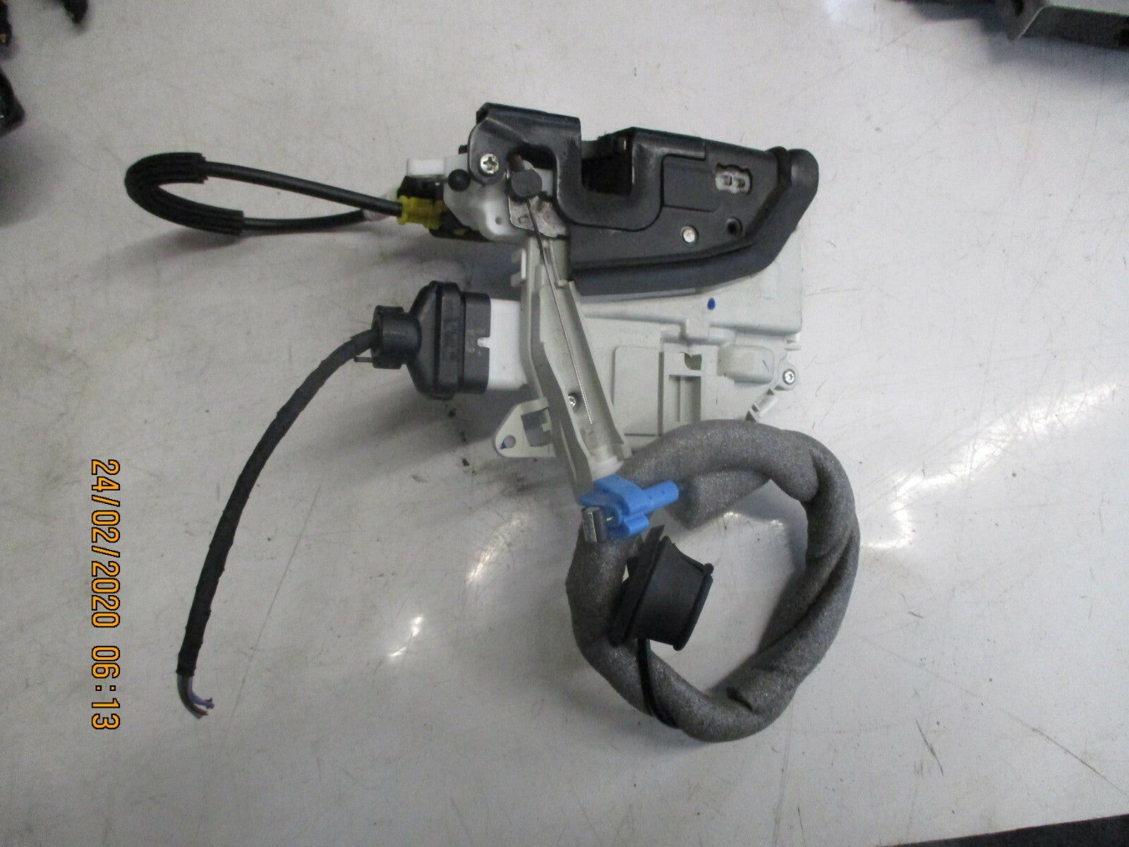 AUDI A1 MK1 8X 2017 NS PASSENGER SIDE FRONT DOOR LOCK MECH MECHANISM 8J2837015E