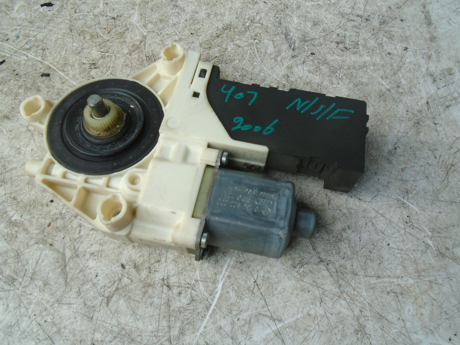 PEUGEOT 407 2006 2.0 DIESEL NS PASSENGER SIDE FRONT WINDOW MOTOR 9663036680