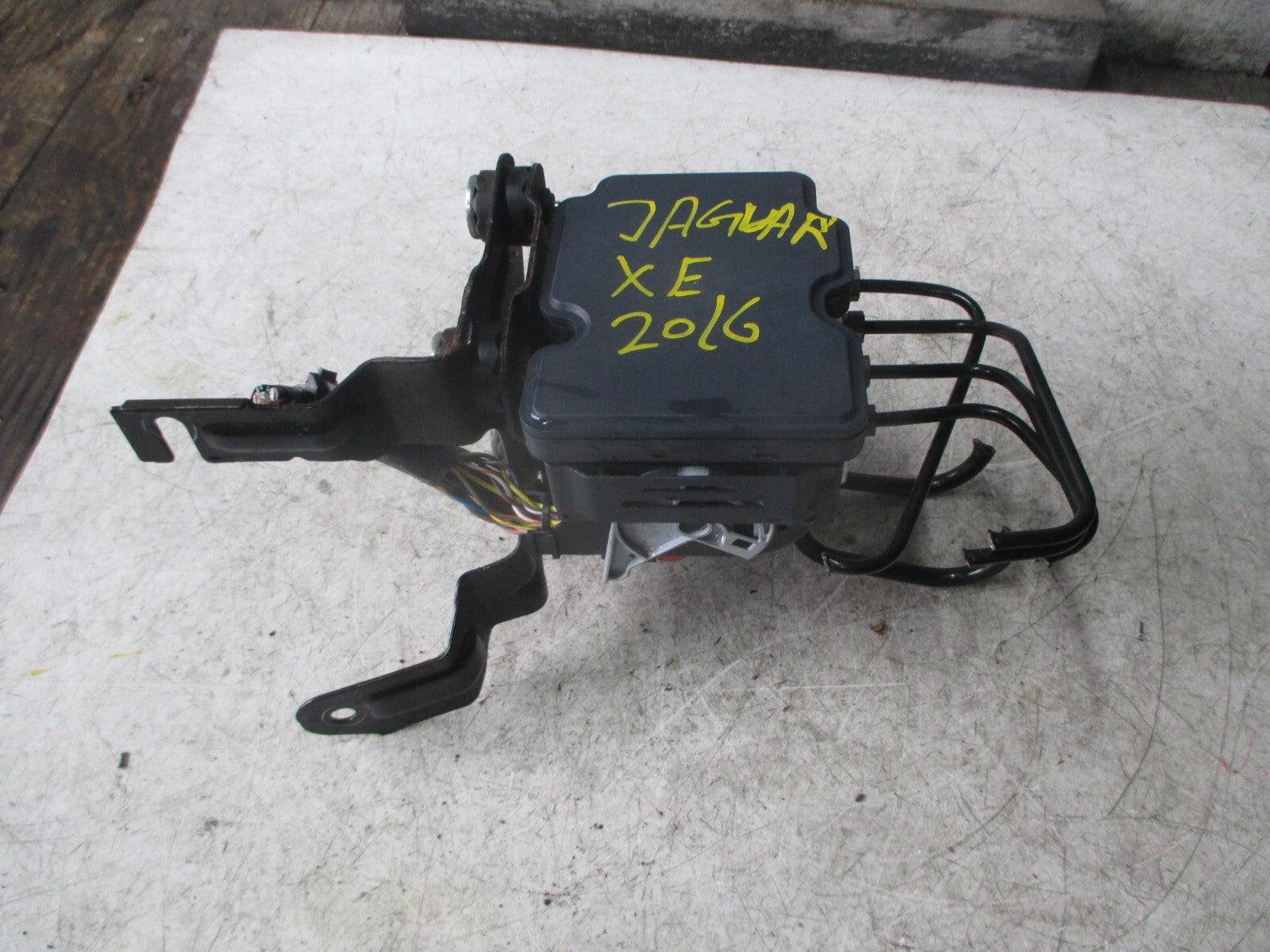 JAGUAR XE X760 2016 2.0 DIESEL ABS PUMP MODULATOR CONTROL UNIT GX7314F447AF