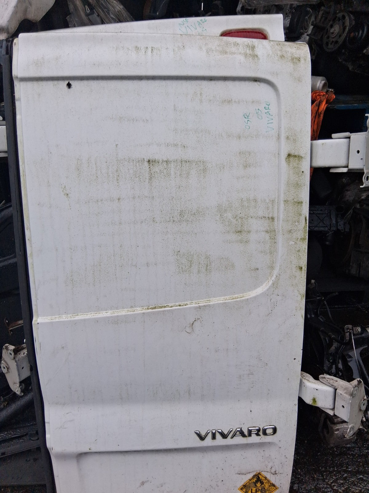 2005 VAUXHALL VIVARO MK1 OSR DRIVER SIDE REAR RIGHT COMPLETE DOOR WHITE