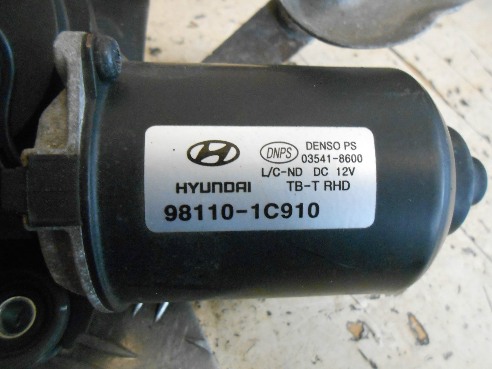 HYUNDAI GETZ 2006 FACELIFT FRONT WINDSCREEN WIPER MOTOR LINKAGE 98110-1C910
