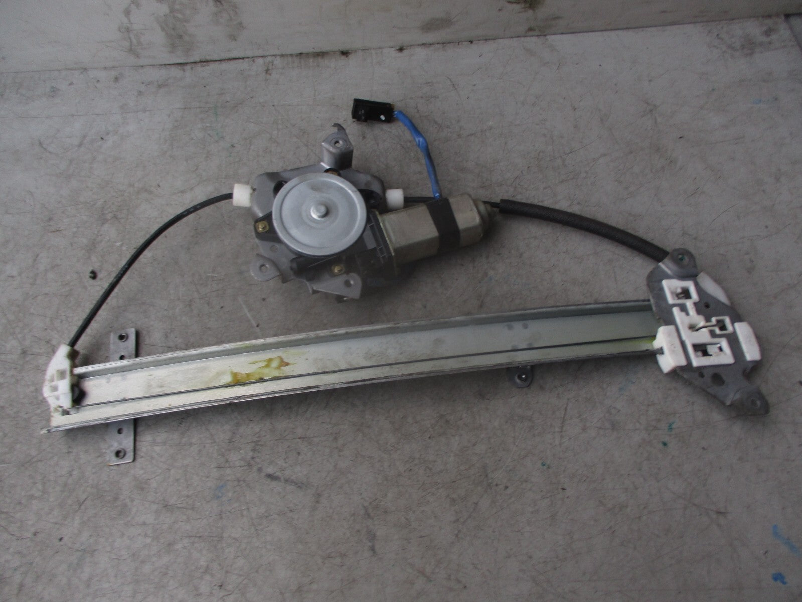 2002 NISSAN NAVARA D22 NSF PASSENGER FRONT WINDOW MOTOR & REGULATOR 807312S410