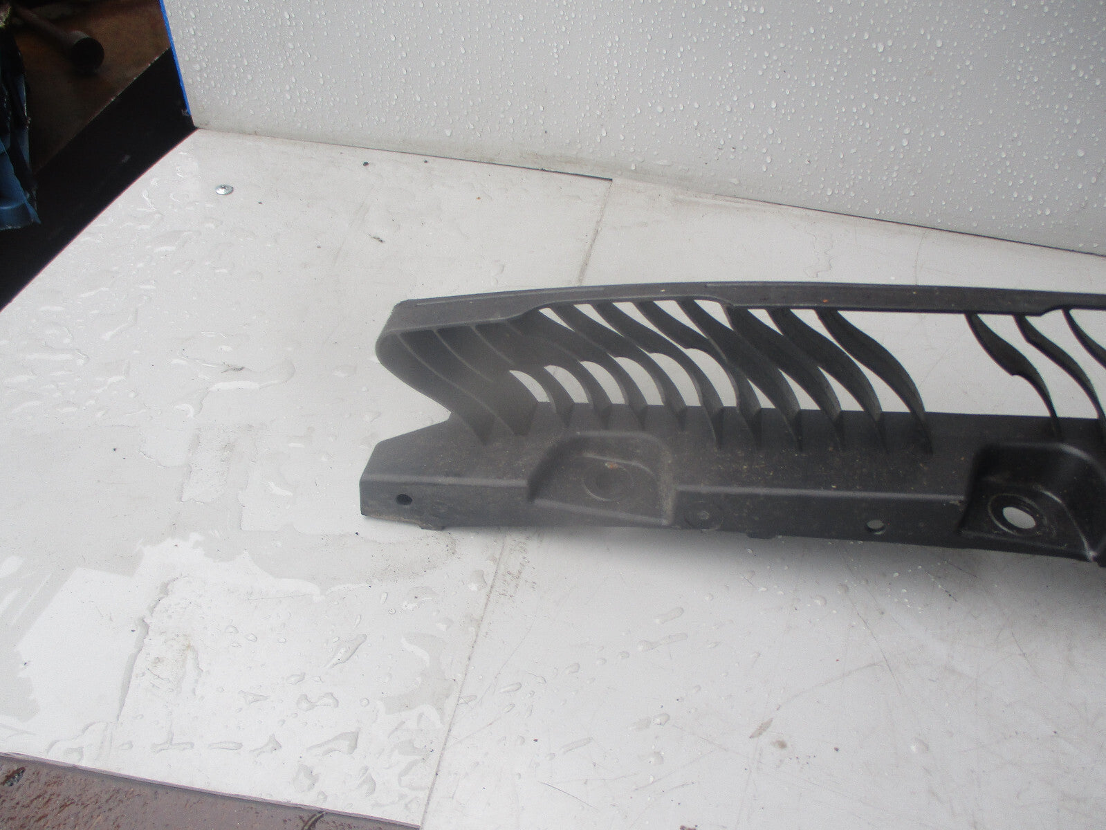 VW TIGUAN 2016 REAR BUMPER MOUNTING SUPPORT BRACKET 5NA807863