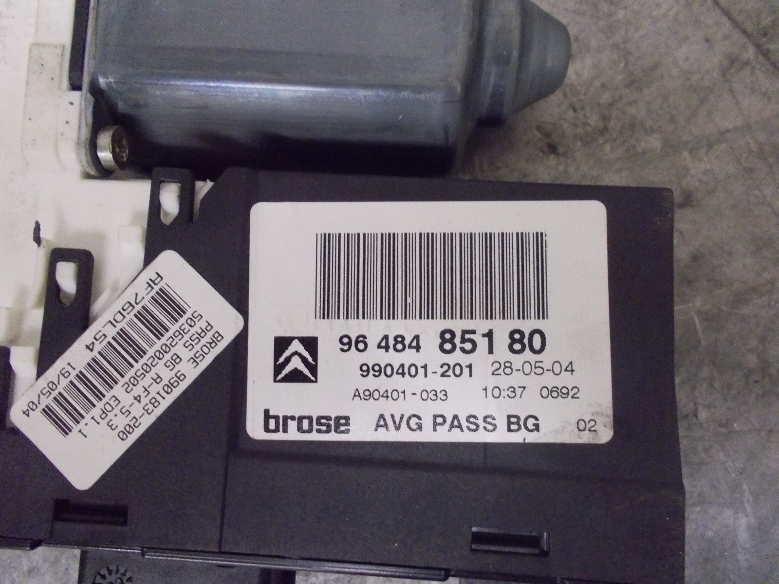 CITROEN C5 2004 NSF/ PASSENGER SIDE FRONT WINDOW REGULATOR 9648485180
