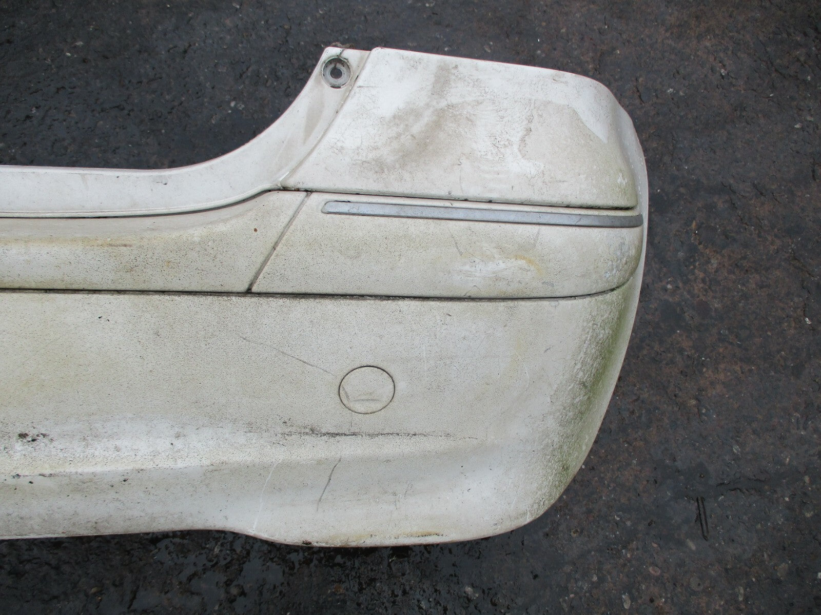 MERCEDES BENZ A CLASS 2002 COMPLETE REAR BACK BUMPER TRIM STRIP WHITE 1688852625
