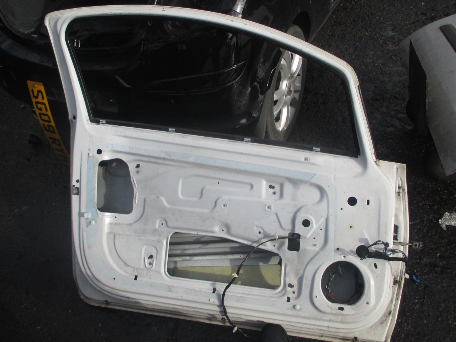 VAUXHALL CORSA D 2013 3 DOOR NS PASSENGER SIDE BARE DOOR WHITE