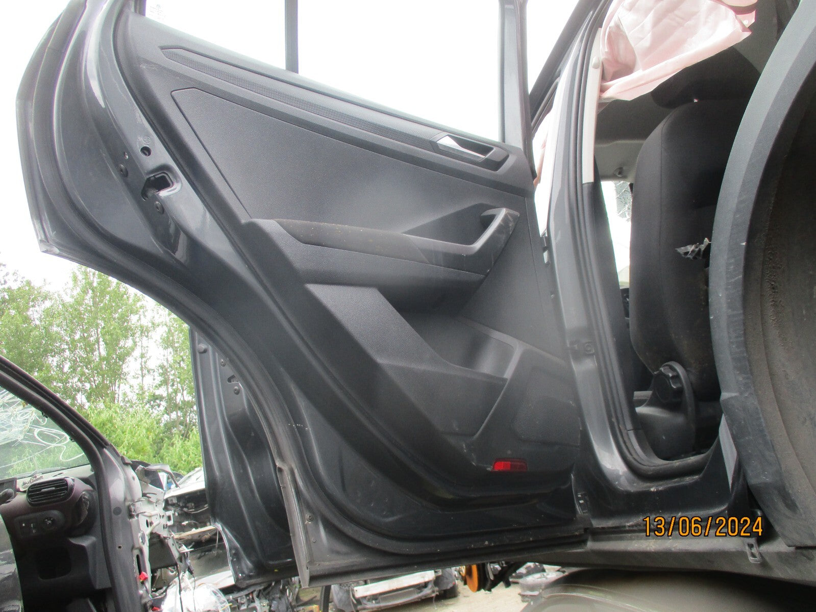 2020 VW VOLKSWAGEN T ROC NSR PASSENGER SIDE REAR DOORCARD PANEL