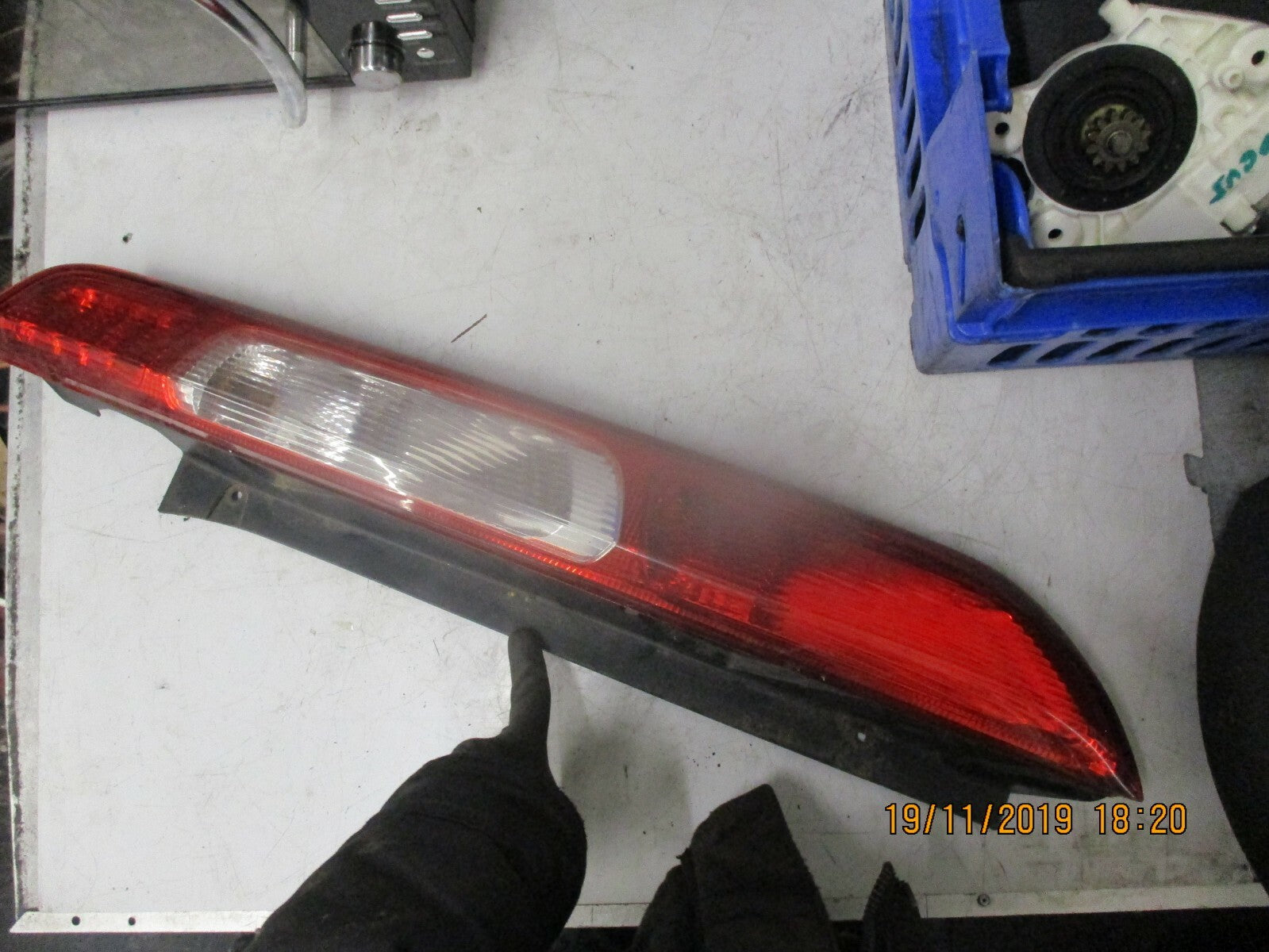 FORD FOCUS MK2 PRE FACELIFT 2005 OSR DRIVER SIDE REAR BRAKE STOP LIGHT