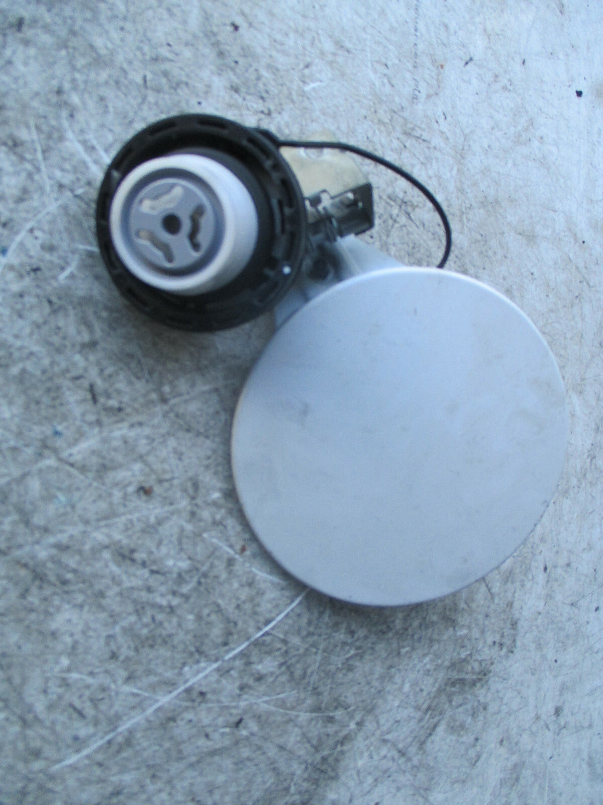 VAUXHALL VIVA 2018 FUEL FILLER FLAP WHITE