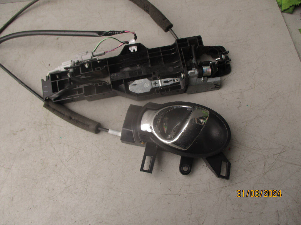 2013 NISSAN JUKE NSF PASSENGER SIDE FRONT DOOR LOCK 80671BA61A