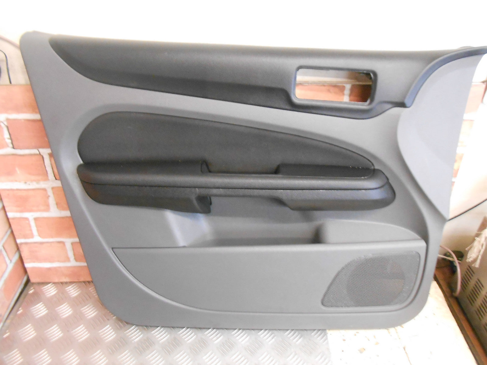 FORD FOCUS MK2 2006 5 DOOR NSF PASSENGER FRONT DOOR CARD PANEL 4M51A23943C