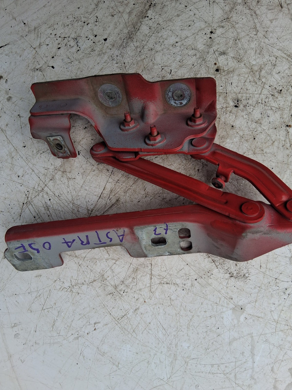 2013 VAUXHALL ASTRA J OSF FRONT RIGHT DRIVER SIDE BONNET HINGE 20879203