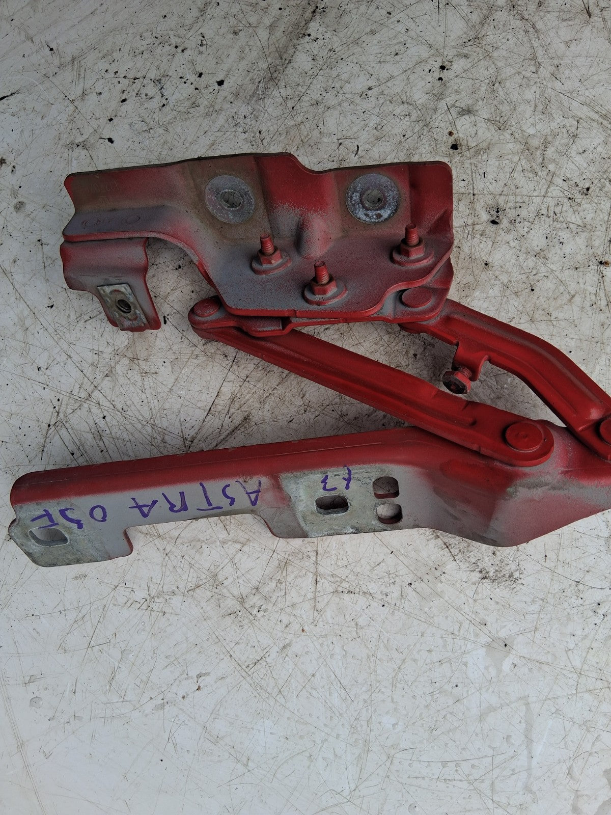 2013 VAUXHALL ASTRA J OSF FRONT RIGHT DRIVER SIDE BONNET HINGE 20879203