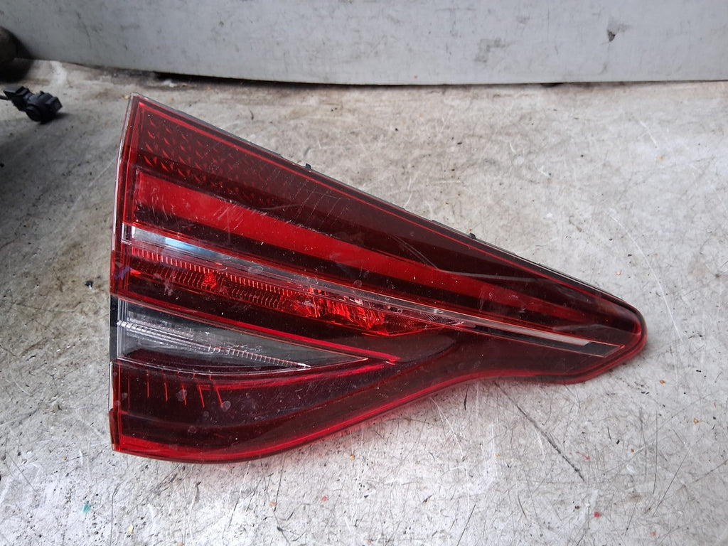 2023 RENAULT CLIO MK5 NSR PASSENGER SIDE REAR INNER TAIL LIGHT 265551422R