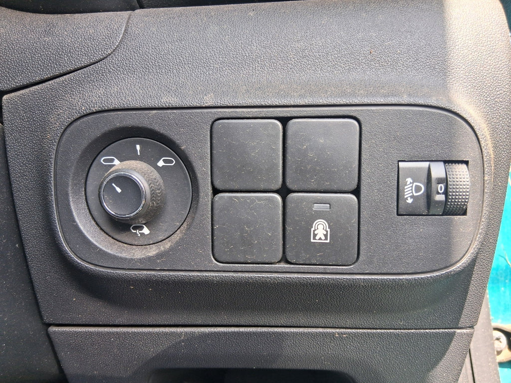 2023 CITREOEN C3 MK3 POWERFOLD WING MIRROR CONTROL SWITCH
