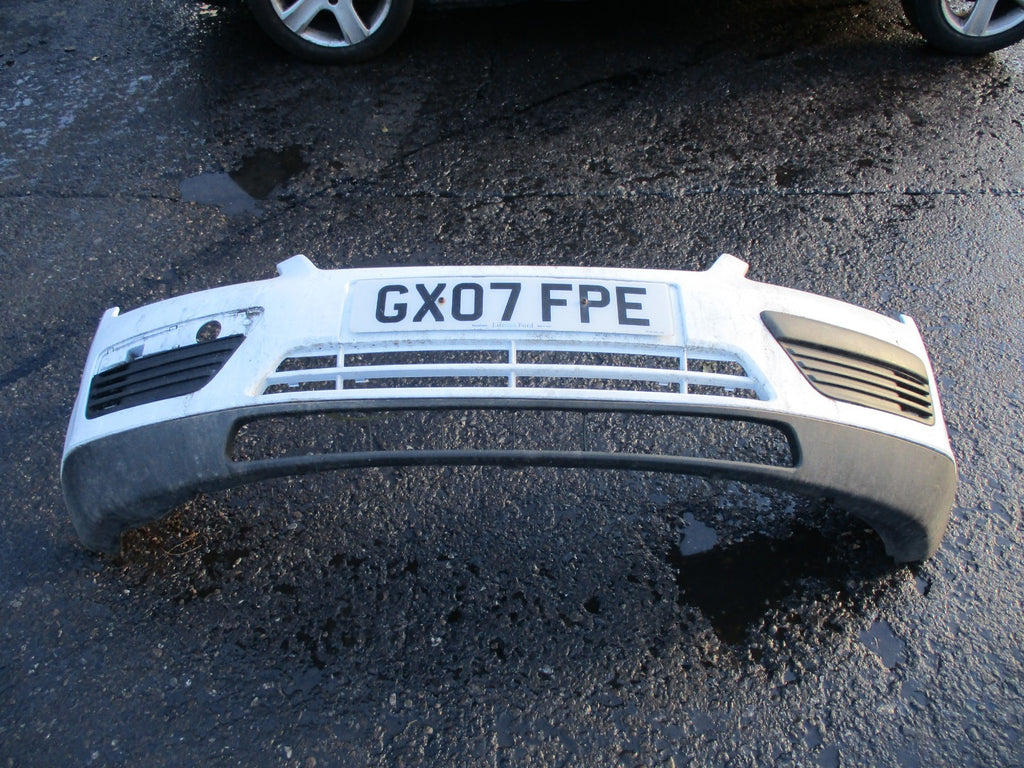 FORD FOCUS MK2 PRE FACELIFT FRONT BUMPER WHITE