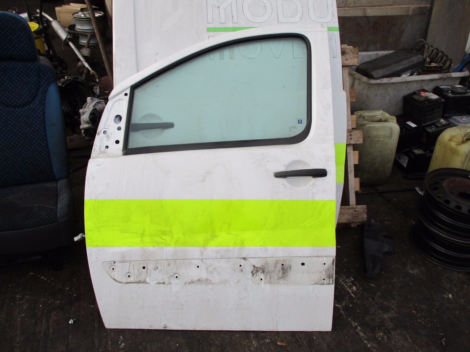 FIAT SCUDO 270 2014 NSF PASSENGER SIDE FRONT DOOR GLASS HANDLE CARD REG WHITE