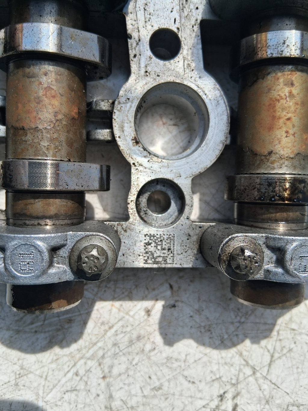 2018 BMW X1 F48 2.0 DIESEL CAMSHAFT CARRIER WITH 2 CAMSHAFTS 8570145