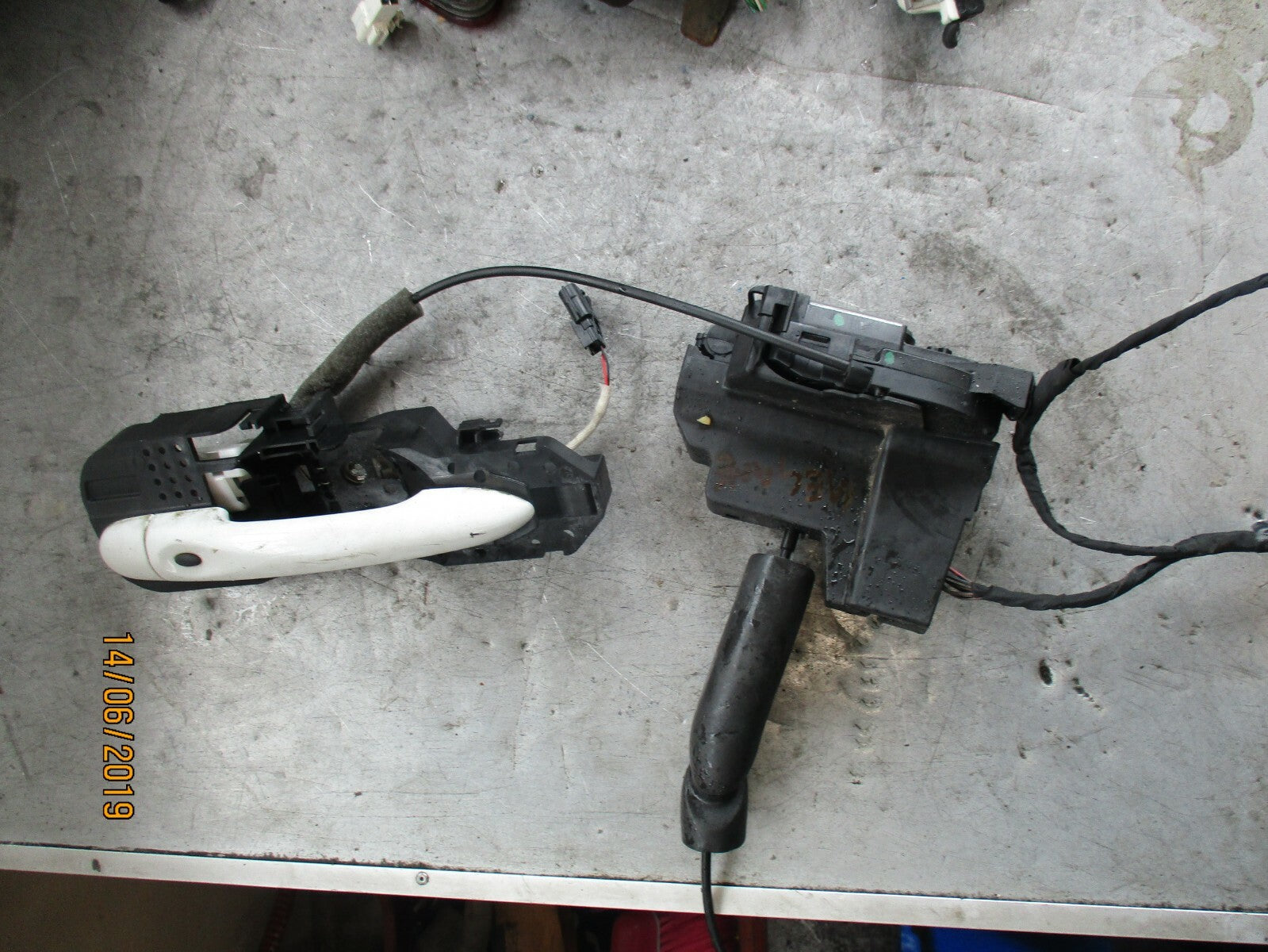 RENAULT MEGANE MK3 NSR PASSENGER SIDE REAR LOCK MECH & HANDLE WHITE 806070032R