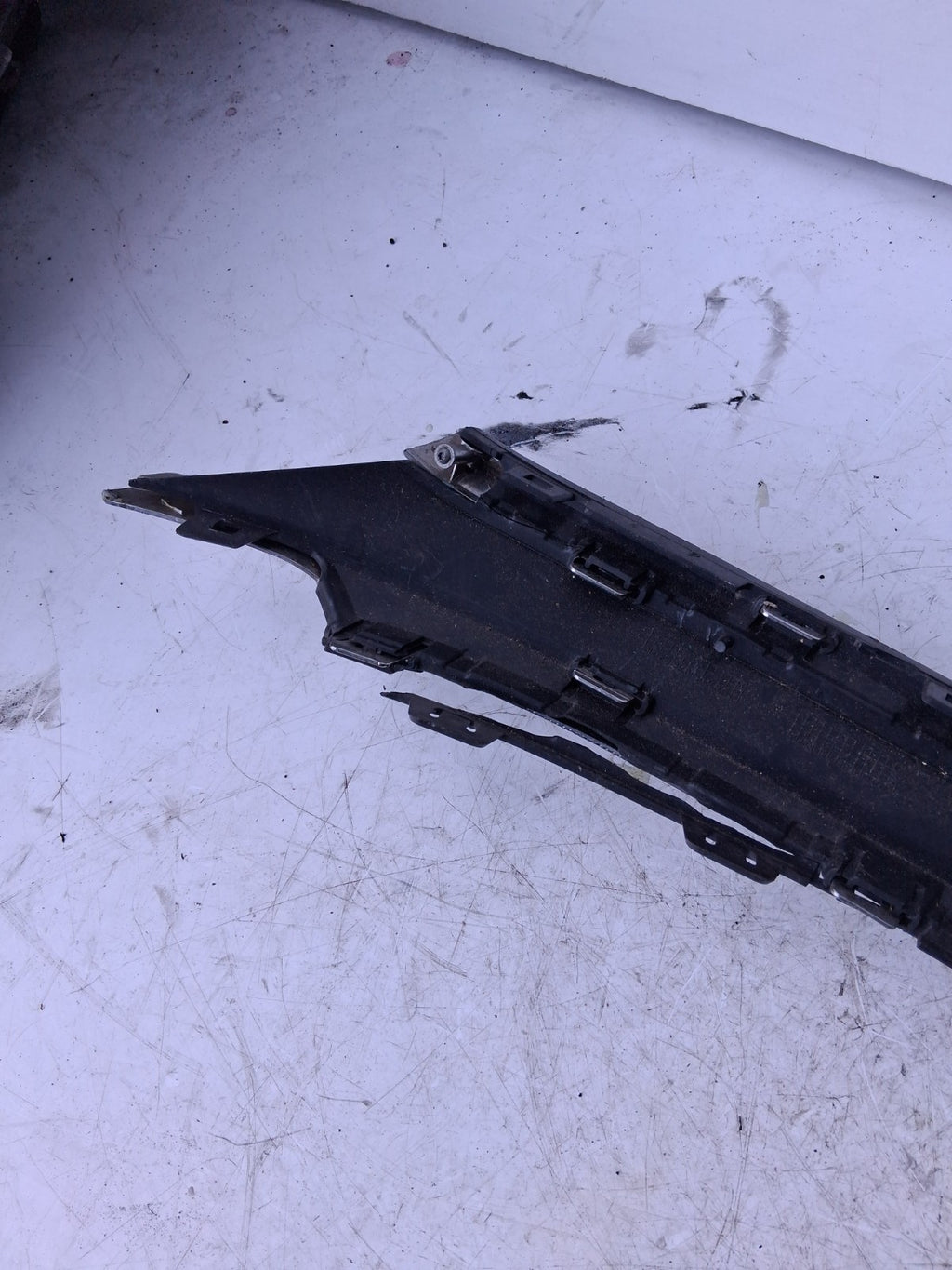 CITROEN C4 2007 ON RADIATOR GRILLE 9834711980
