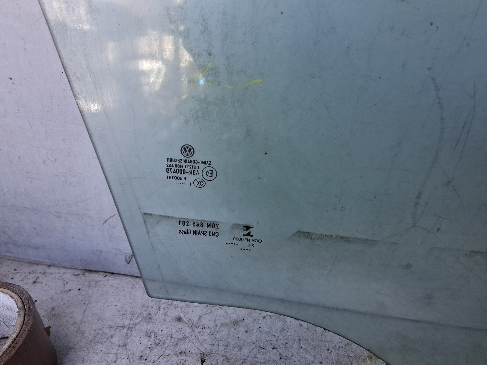 2021 VOLKSWAGEN T CROSS NSF PASSENGER SIDE FRONT LEFT WINDOW GLASS