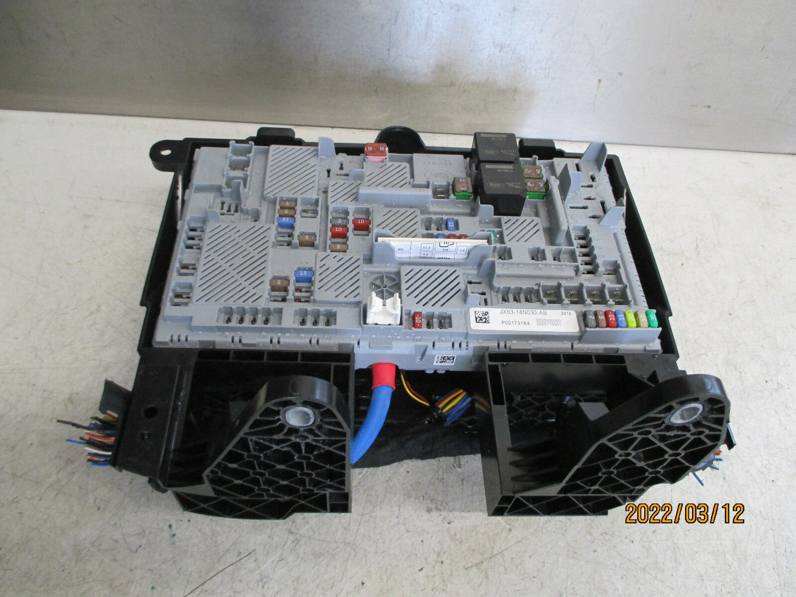 2019 JAGUAR XE BOOT REAR RELAY CONTROL MODULE JX6314N030AB