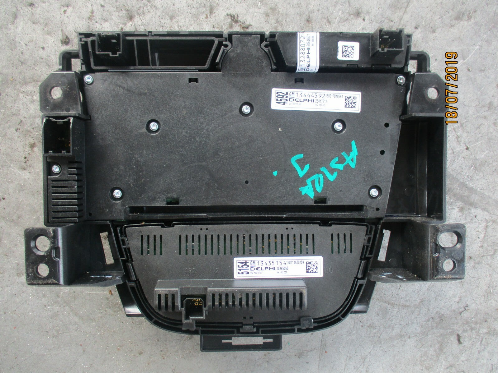 VAUXHALL ASTRA J HEATER AC CLIMATE AND STEREO RADIO CONTROL PANEL 13435154